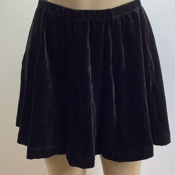 Zuliana Size Medium Velvet Mini Skirt. Made in USA. New with Tags. - Picture 1 of 8